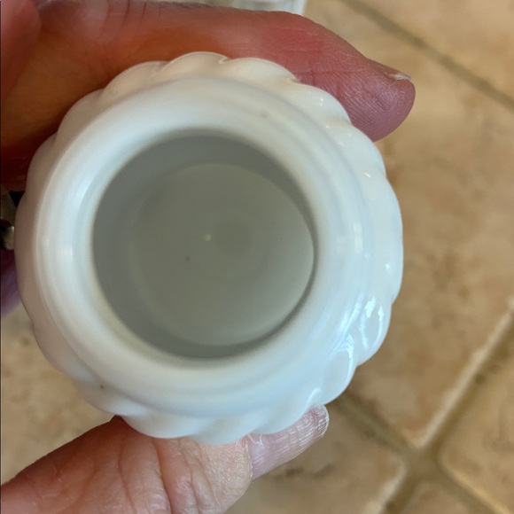 Vintage Milk Glass Spice Jars with Silver Labels, Set of 11. - Picture 5 of 9